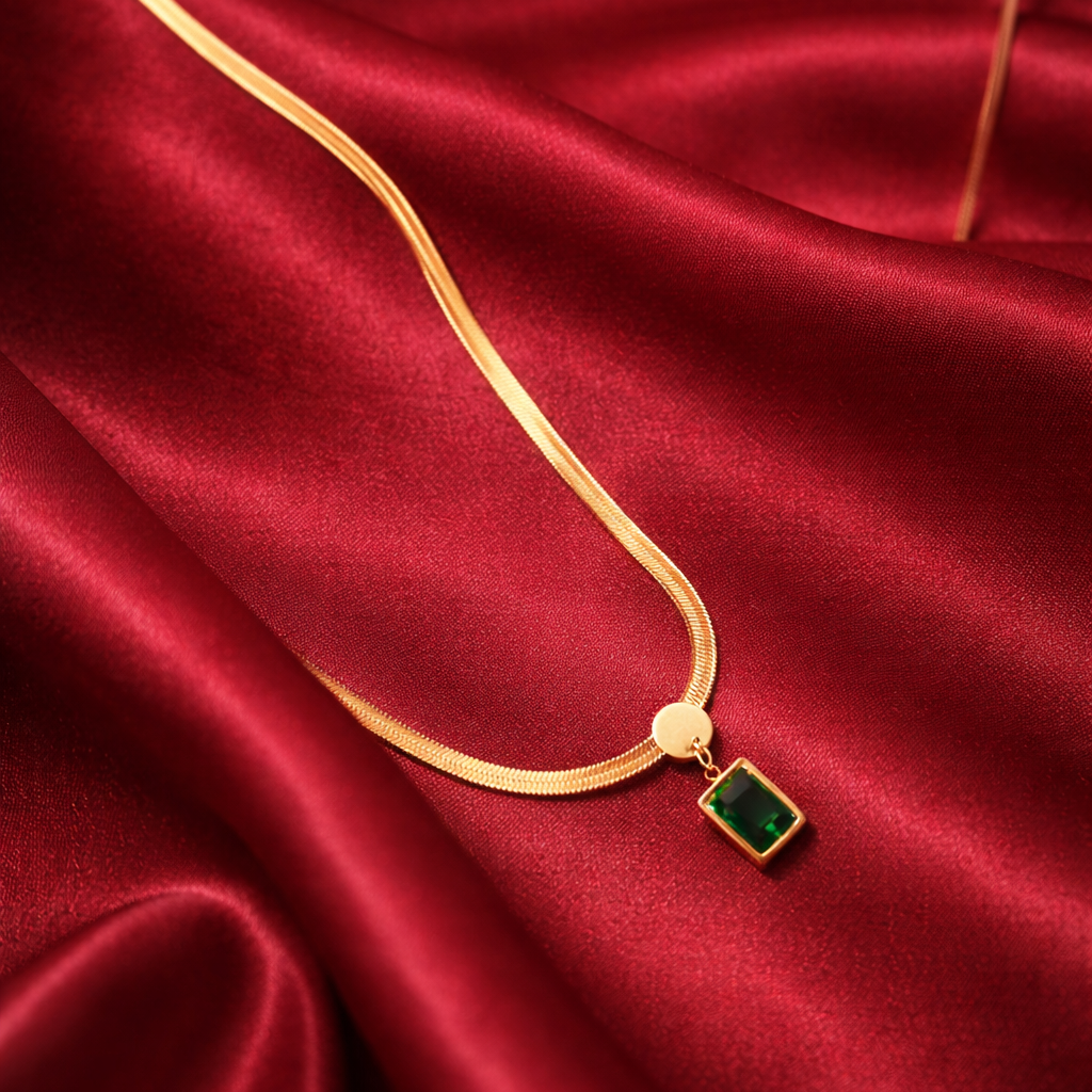 Minimal Emerald Pendant Necklace